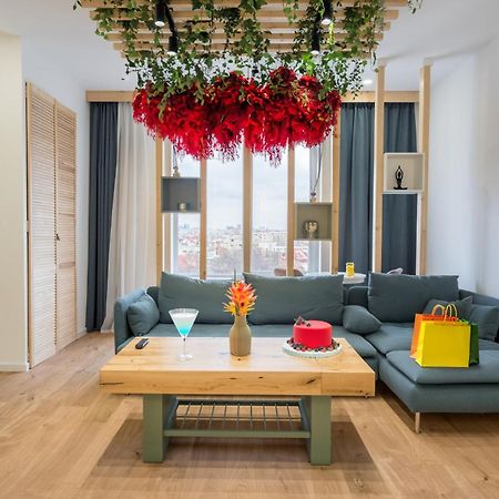 Jungle Escape - Luxe 1-Br Haven In Bucharest Apartman Kültér fotó