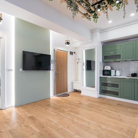 Jungle Escape - Luxe 1-Br Haven In Bucharest Apartman Kültér fotó
