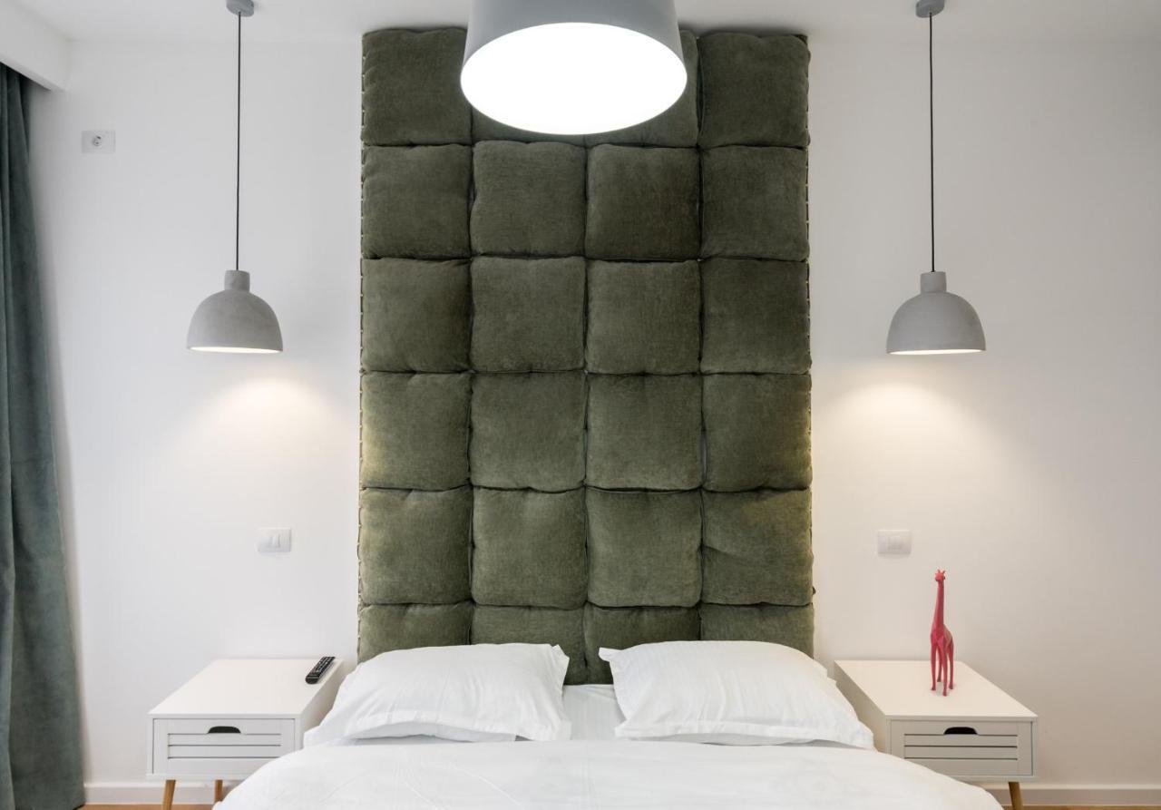 Jungle Escape - Luxe 1-Br Haven In Bucharest Apartman Kültér fotó