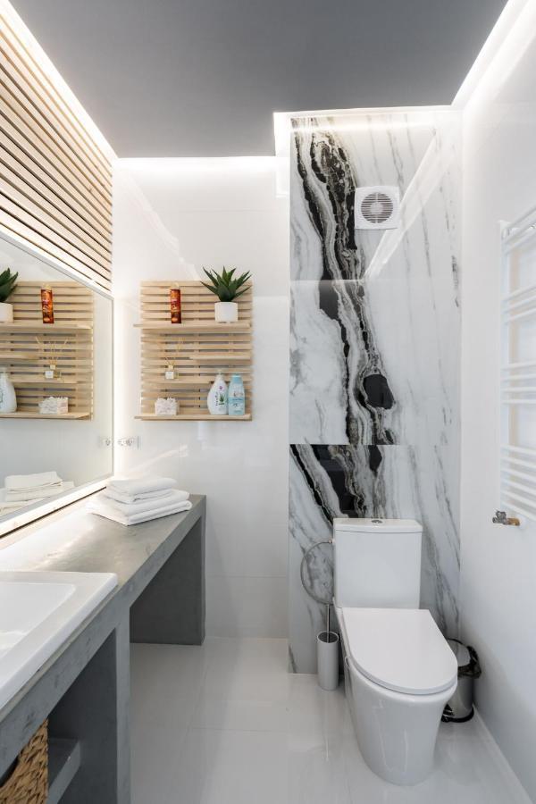 Jungle Escape - Luxe 1-Br Haven In Bucharest Apartman Kültér fotó