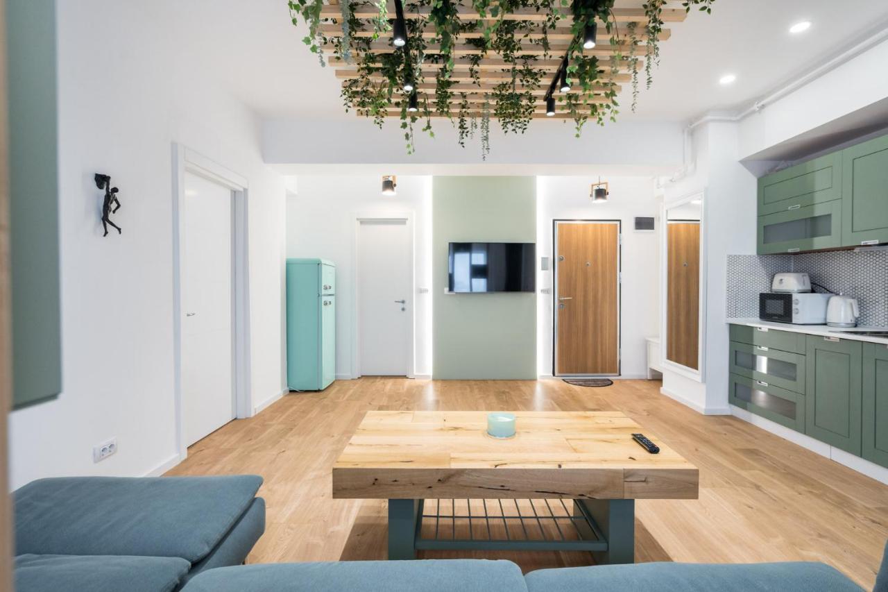 Jungle Escape - Luxe 1-Br Haven In Bucharest Apartman Kültér fotó